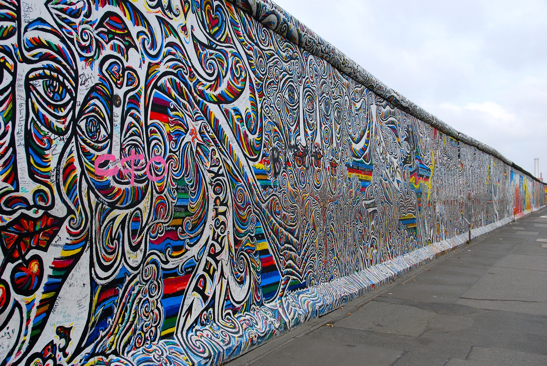 berlin-wall-526521_1920