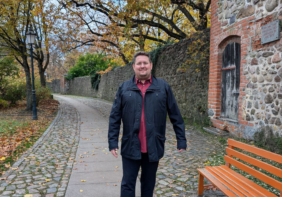 Mehr Sitzbänke am Stadtmauerweg